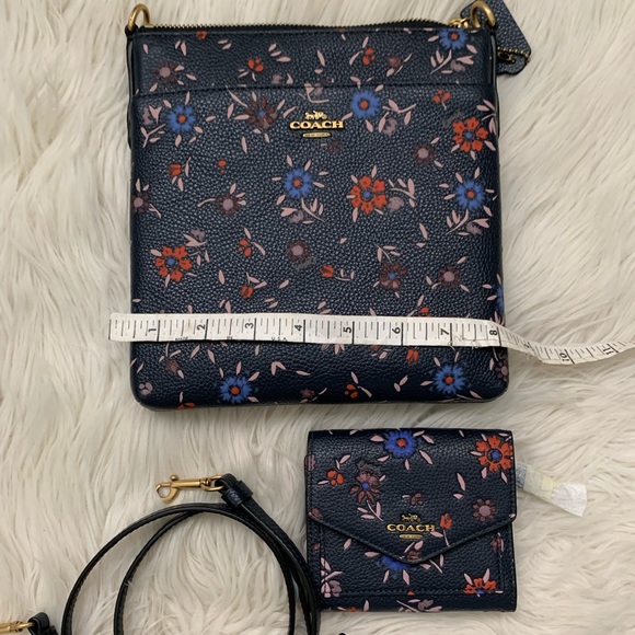 🎊Hp!2x🎊Coach Kitt Crossbody Flower Print w/ Wallet. - Picture 11 of 17